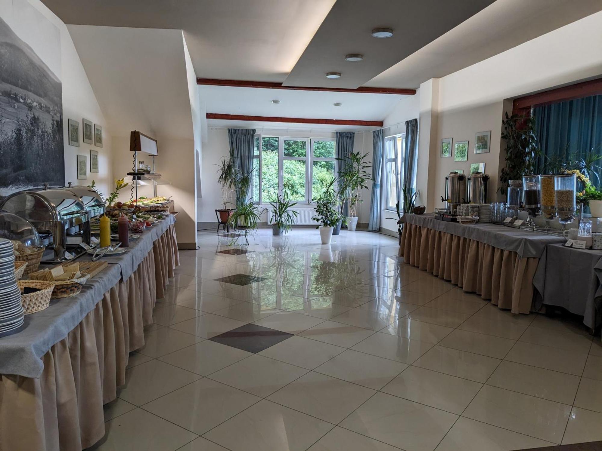 Klinika Mlodosci Medical Spa Сверадув-Здруй Экстерьер фото
