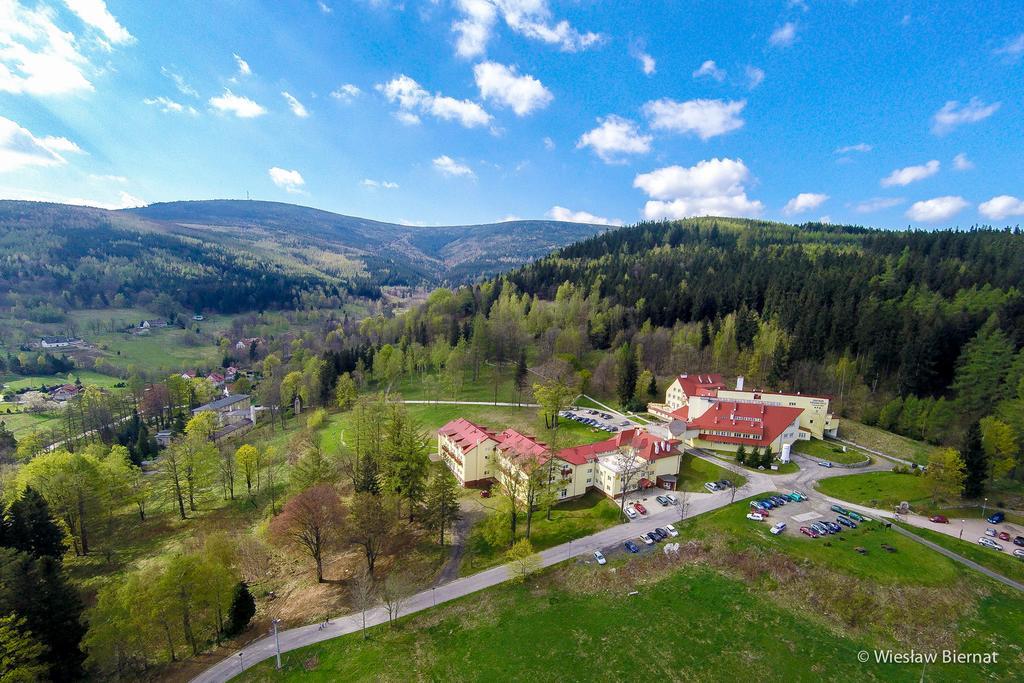 Klinika Mlodosci Medical Spa Сверадув-Здруй Экстерьер фото