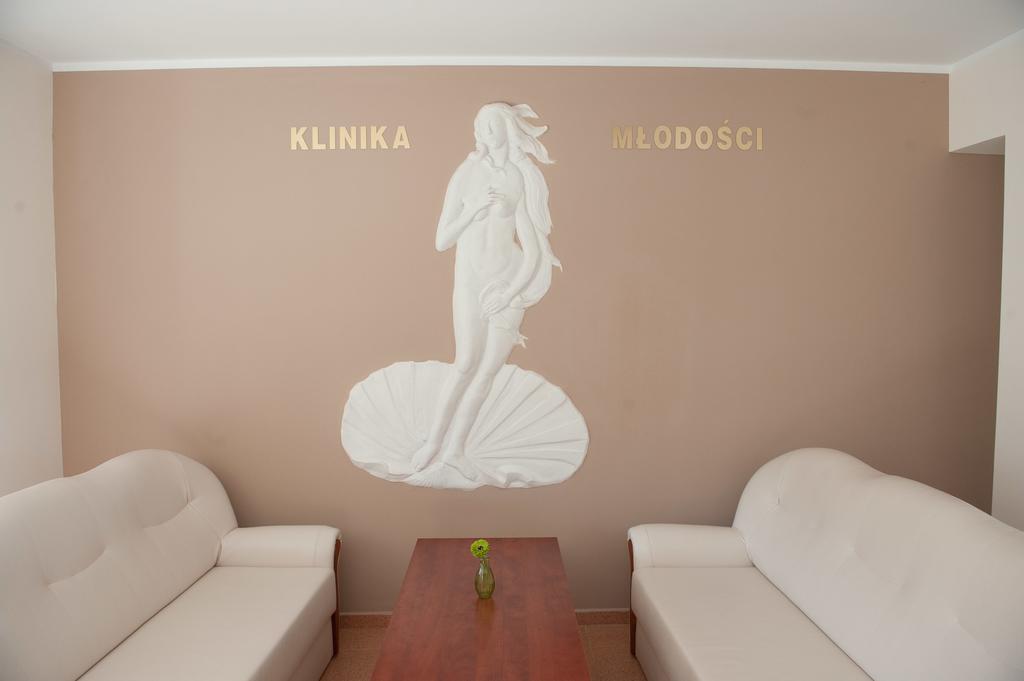 Klinika Mlodosci Medical Spa Сверадув-Здруй Экстерьер фото